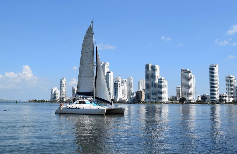 CATAMARAN WILDCAT EN VENTA, 38 PIES, CARTAGENA 11