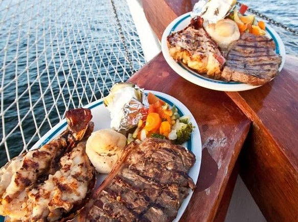 CENA ROMÁNTICA + PASEO EN GALEÓN + SHOW DE SAXOFÓN AL ATARDECER CANCUN
