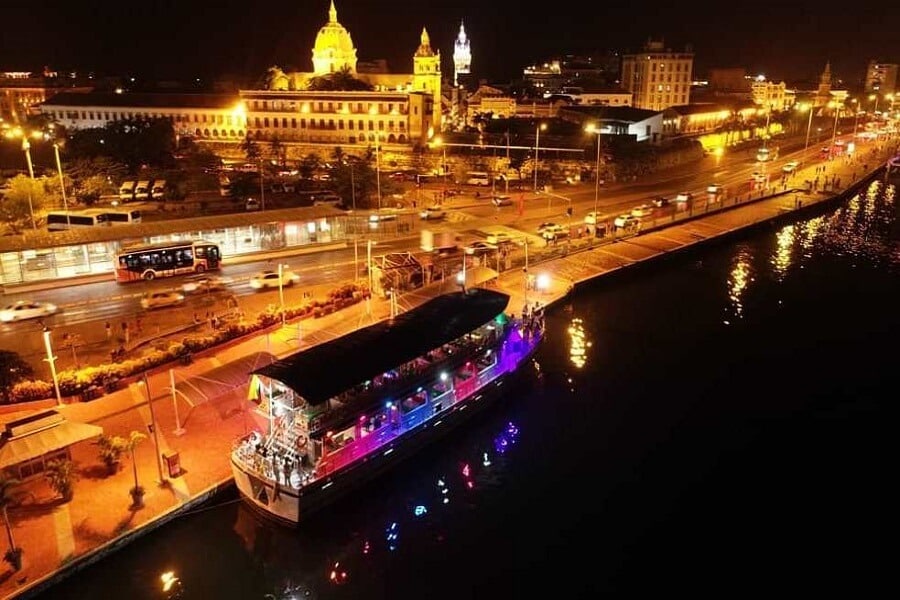 Fiesta Noche Blanca Por La Bahía - Cartagena 5