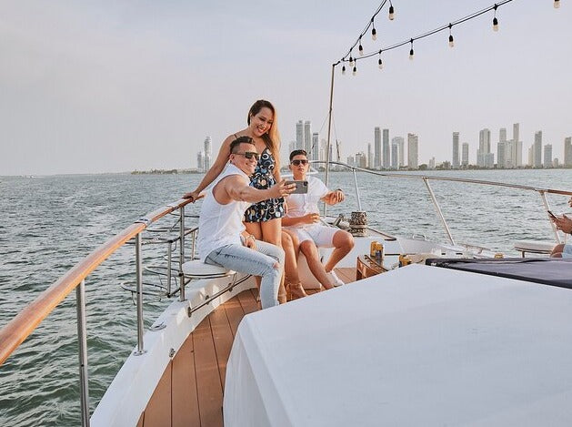 Tour Atardecer Por La Bahía En Sibarita Embarcación Master - Cartagena 14
