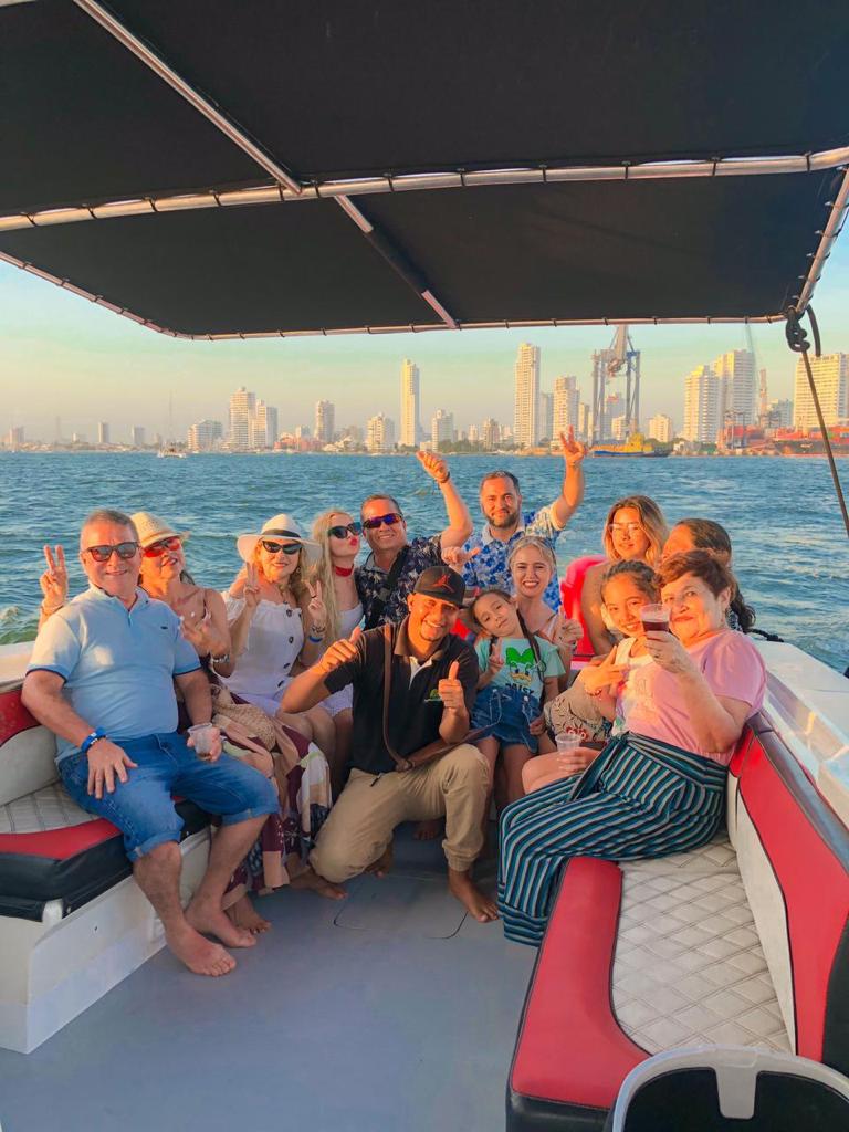 Tour Por La Bahía En Bote Deportivo - Cartagena 4