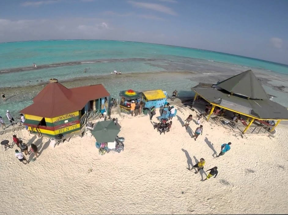 ACUARIO JOHNNY CAY