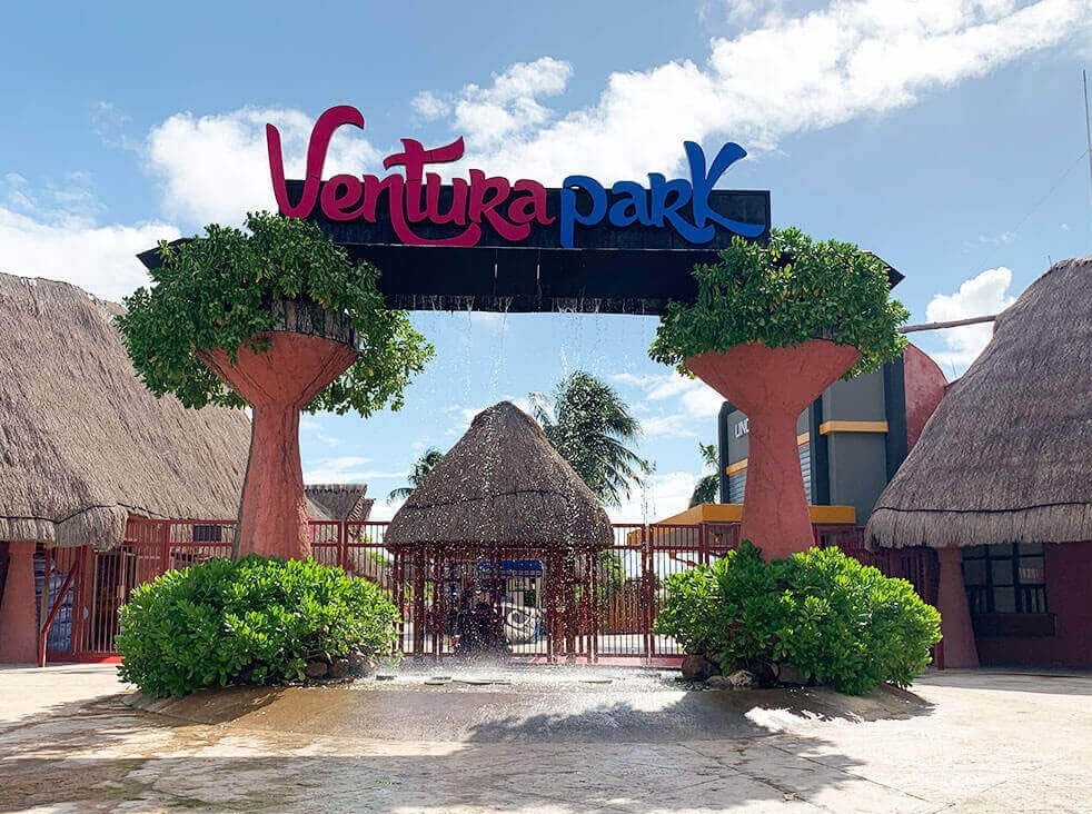 INTERACCION CON DELFINES Y VENTURA PARK CANCÚN