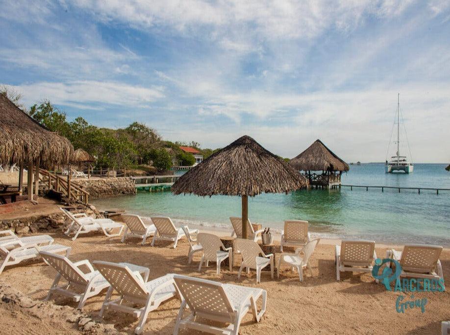 Dia De Playa En La Isla Del Sol - Cartagena