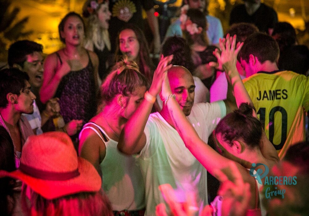Recorrido Nocturno En Chiva Rumbera - Cartagena 6