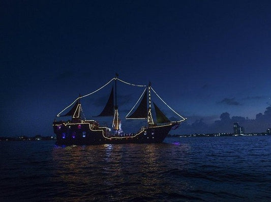 BARCO PIRATA JOLLY ROGER DELUXE CANCUN