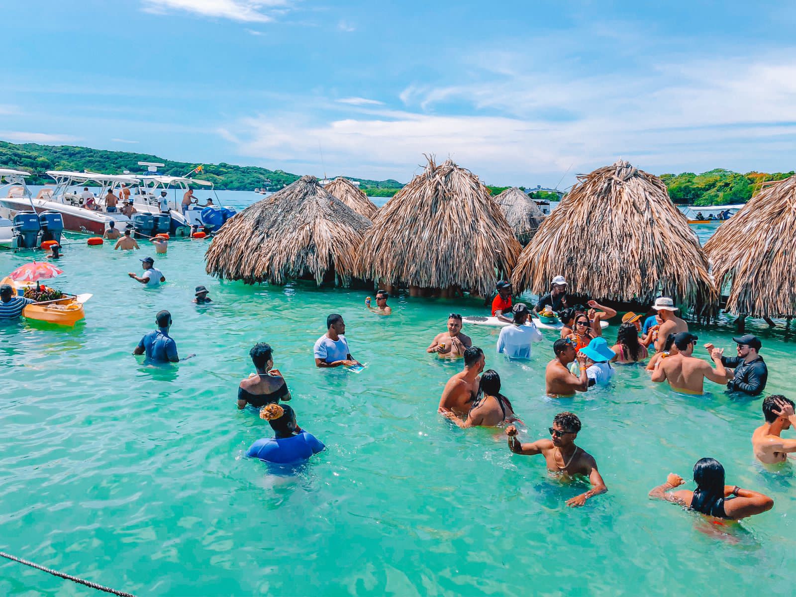 Dia De Fiesta En La Isla De Cholón - Cartagena