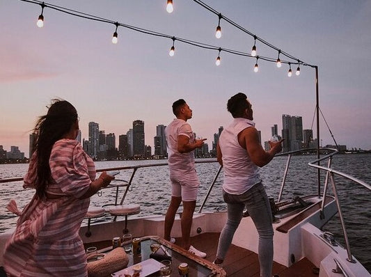 Tour Atardecer Por La Bahía En Sibarita Embarcación Master - Cartagena