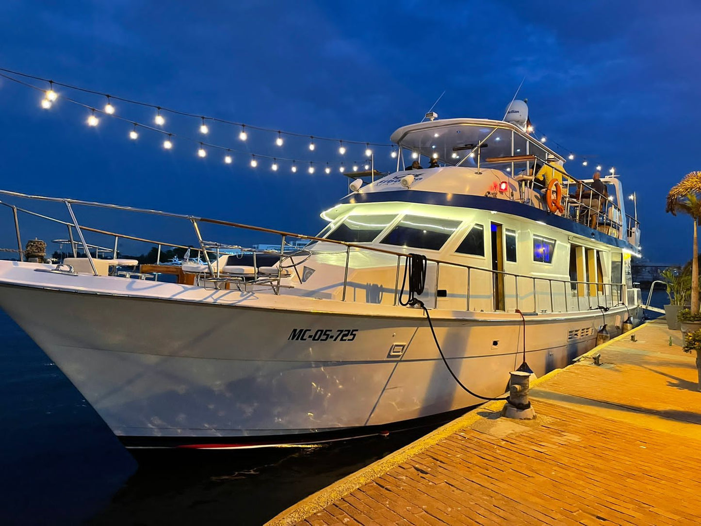 Cena Por La Bahía En Sibarita Embarcación Master - Cartagena