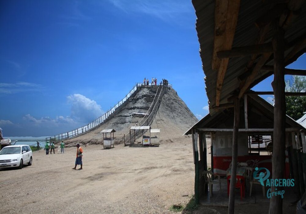 TOUR AL MAR ROSA y VOLCÁN DEL TOTUMO